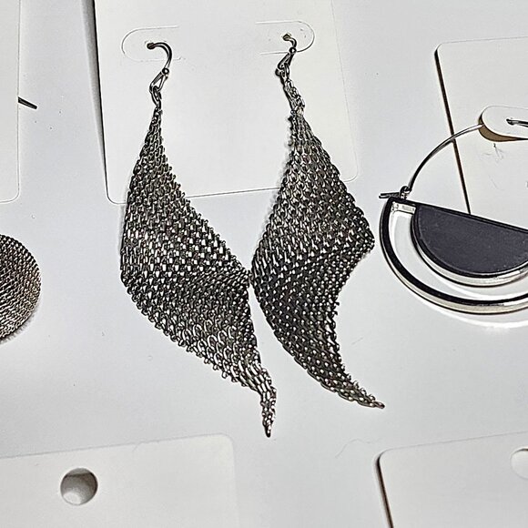 7 pair silver-tone earring bundle - Picture 4 of 11